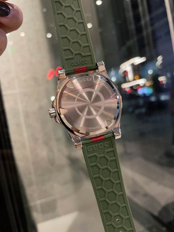 Gucci 40mm 13 (35)